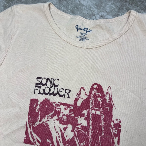 Brandy Melville Graphic Tee - Picture 3 of 3